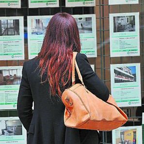 Un joven en España tendría que ganar un 86,38% más para poder comprarse una vivienda